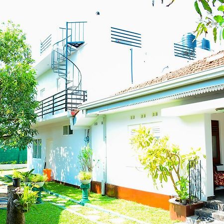 Mama Beach Villa Negombo Exterior photo
